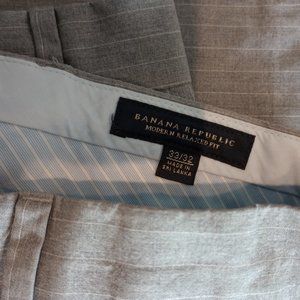 Banana Republic Modern Relaxed Fit Striped Dress Pants - 33/32